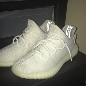 Yeezy 350 v2 triple white